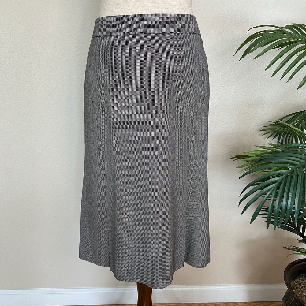 Gorgeous Ann Taylor loft skirt. Like new.